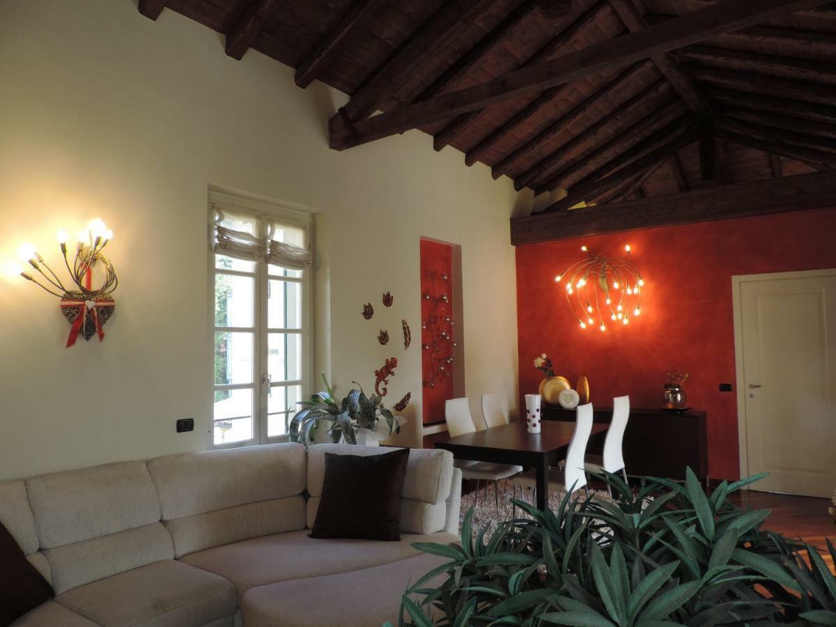 Feeling At Home - Varese Apartment Екстер'єр фото