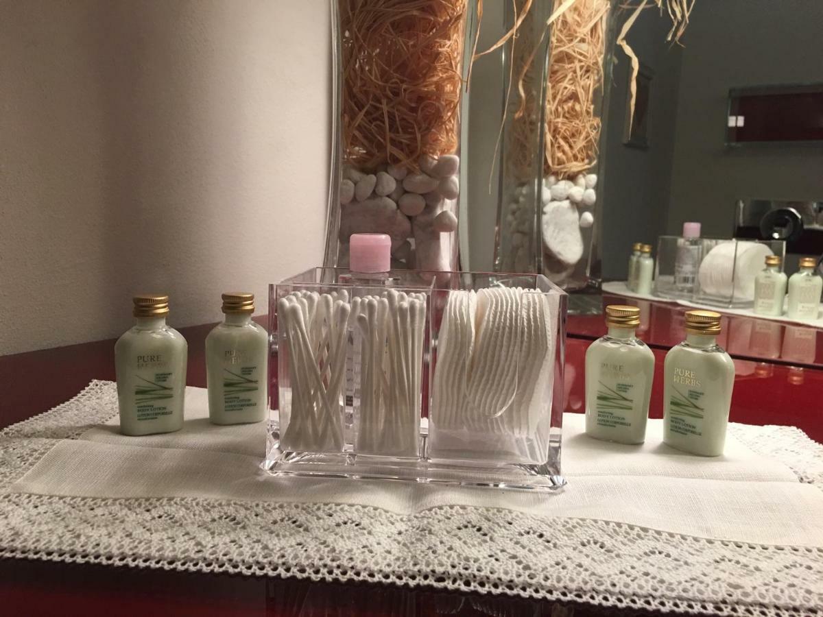 Feeling At Home - Varese Apartment Екстер'єр фото