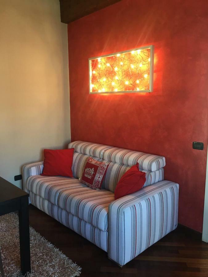 Feeling At Home - Varese Apartment Екстер'єр фото